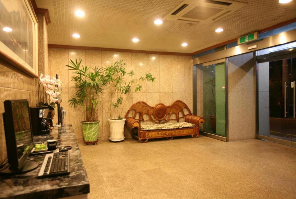 New World Hotel Yongsan Сеул Екстер'єр фото